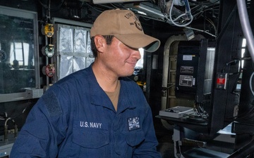 Bridge Operations Aboard USS Ross (DDG 71)