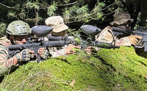 U.S., Indian Army Soldiers train together in jungle warfare, rappelling during Yudh Abhyas 2026