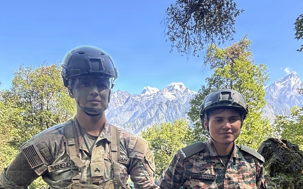 U.S., Indian Army Soldiers train together in jungle warfare, rappelling during Yudh Abhyas 2026