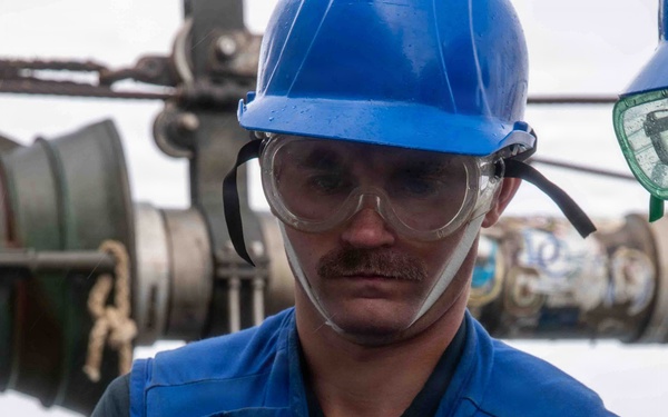 Shoup Sailors Conduct Fueling-at-Sea Evolution