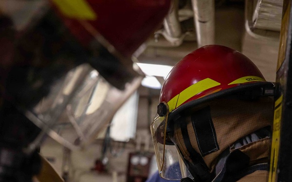 Shoup Sailors Participate in General Quarters Drill