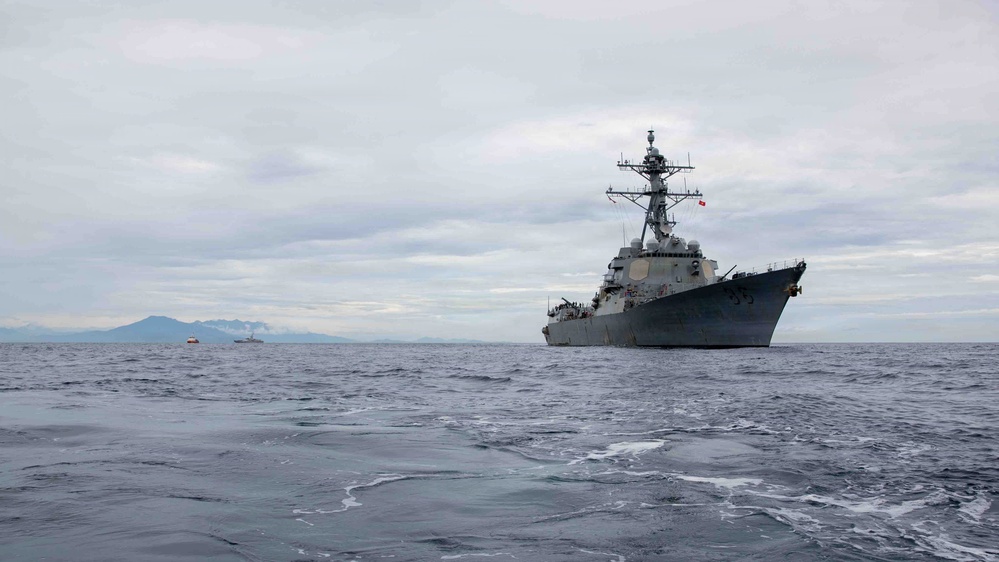 USS Shoup and Vietnamese Coast Guard Conduct Search and Rescue Exercise