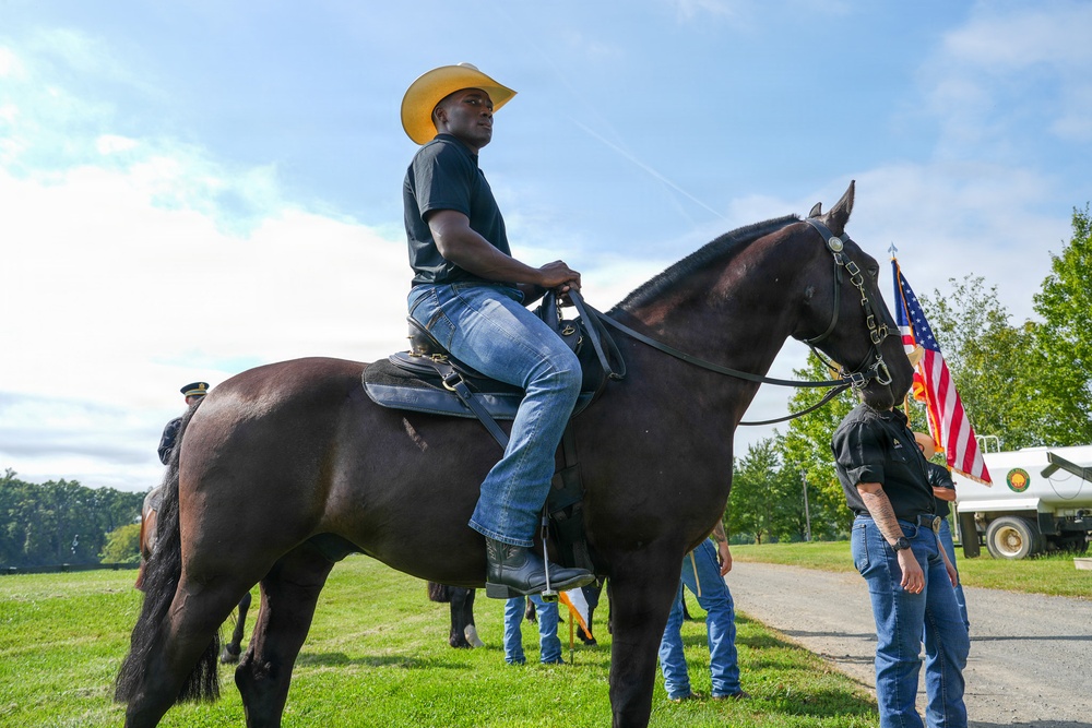 Military Mounted Battalion Supports Cloverleaf Polo Match 
