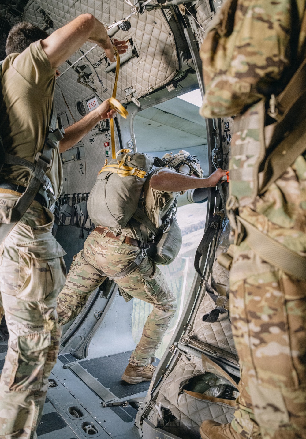 Fighting Soldiers from the sky