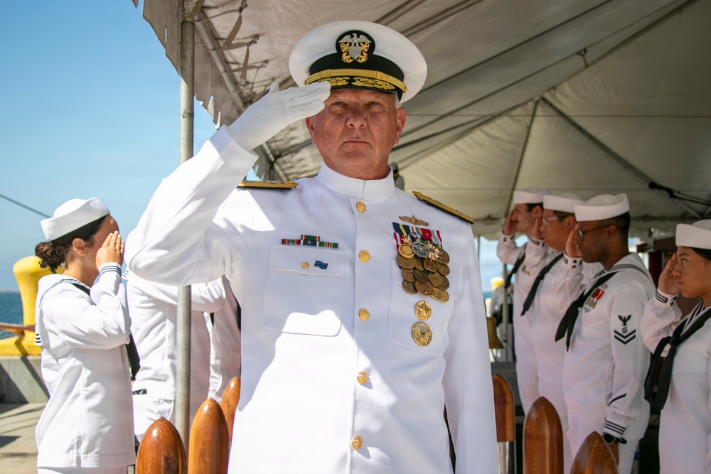USS Lake Erie, crew honored at decommissioning ceremony