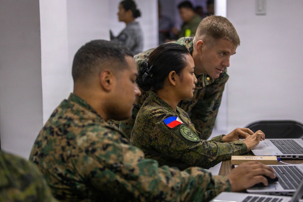 DVIDS - News - I MEF, Philippine Joint Task Force strengthen crisis ...