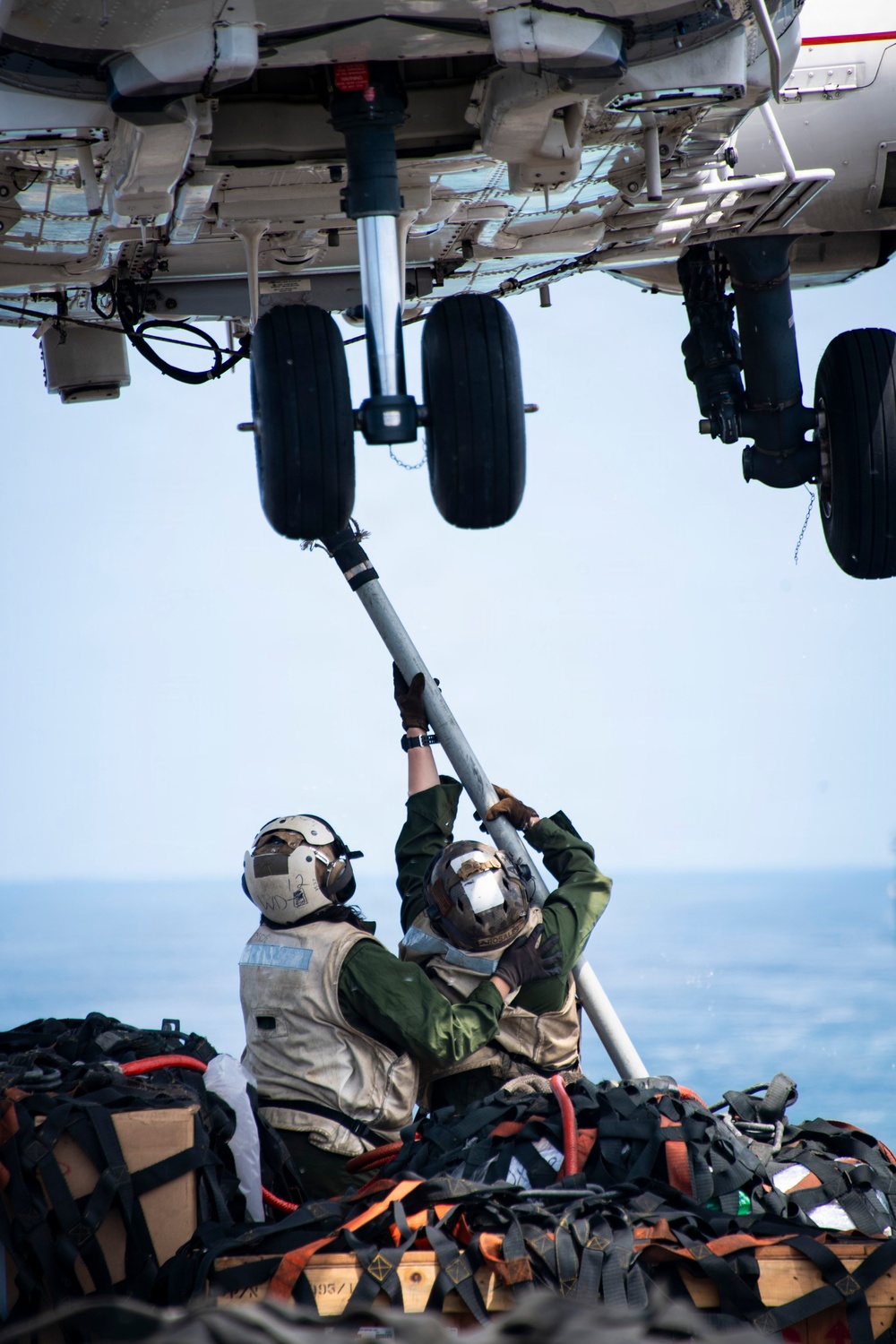 DVIDS - Images - U.S. Boxer Conducts VERTREP with USNS Wally Schirra ...