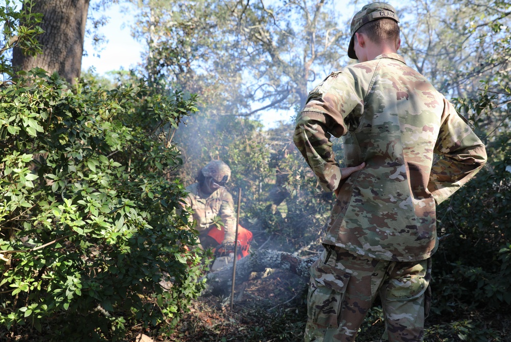 Florida National Guard Soldiers assist with debris...