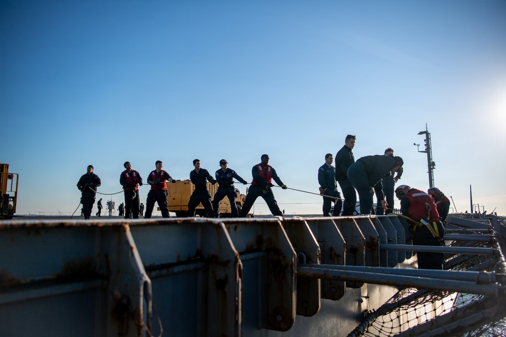 DVIDS - Images - Nimitz pulls into Naval Station Norfolk After ...