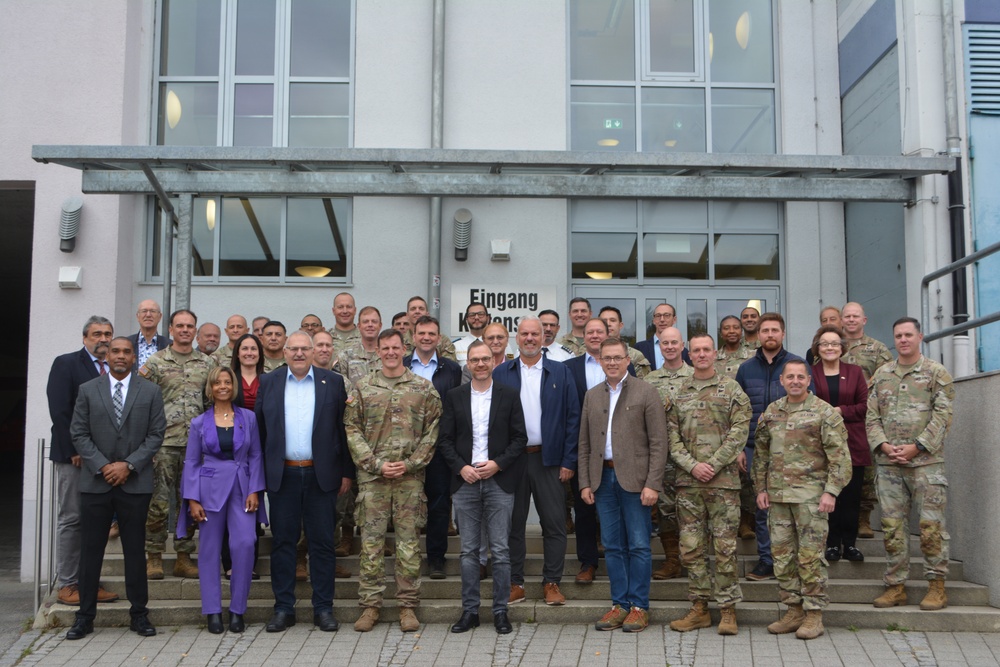 Community connector brings mayors, military leaders to Hohenfels