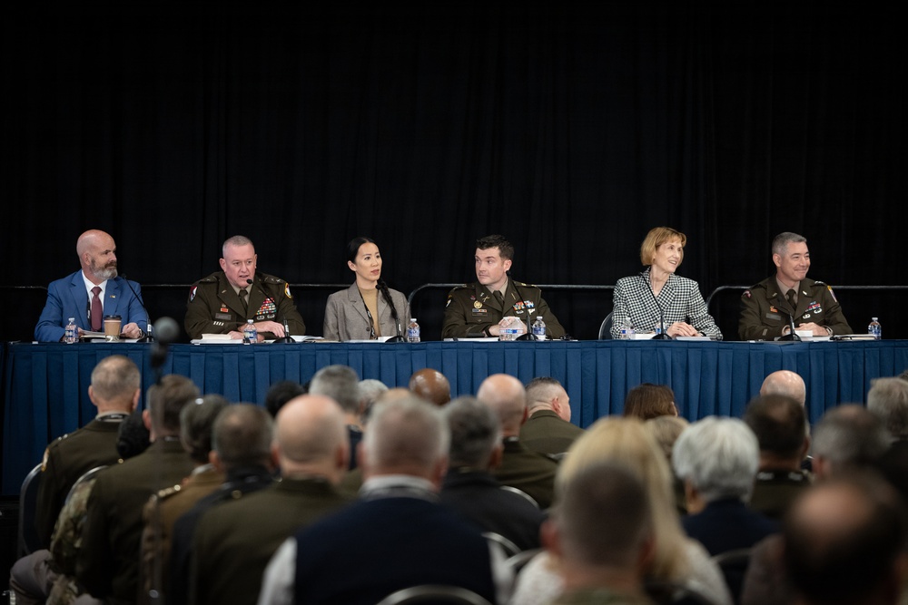 U.S. Army Reserve highlights transformation efforts at annual AUSA meeting and exposition