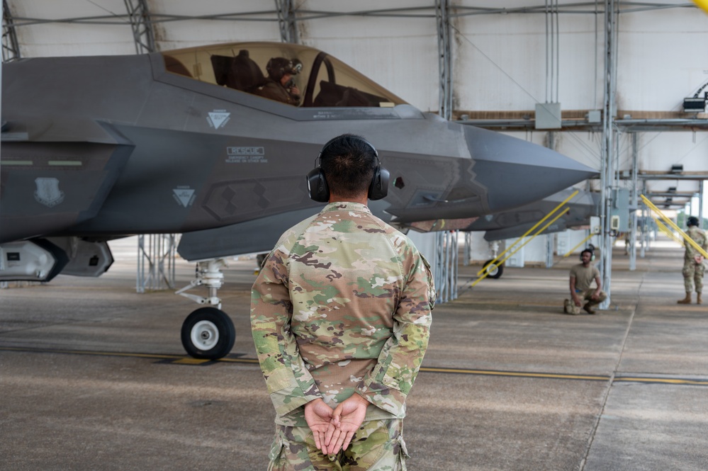 DVIDS - Images - 33rd FW conducts evacuation for Hurricane Isaias ...