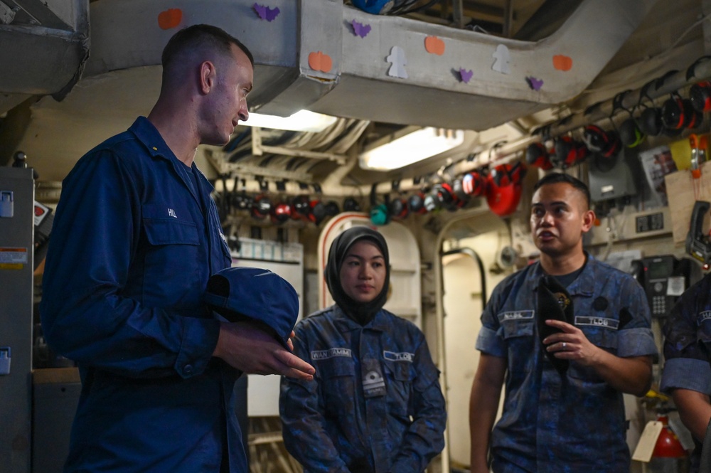 DVIDS - Images - USCGC Bertholf welcomes Royal Brunei Navy for a ...