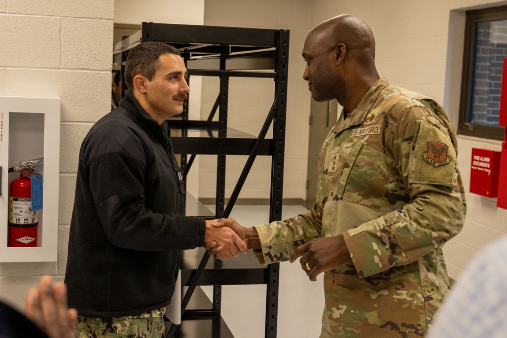 DVIDS - Images - General Bell visits Joint Base Andrews [Image 2 of 5]