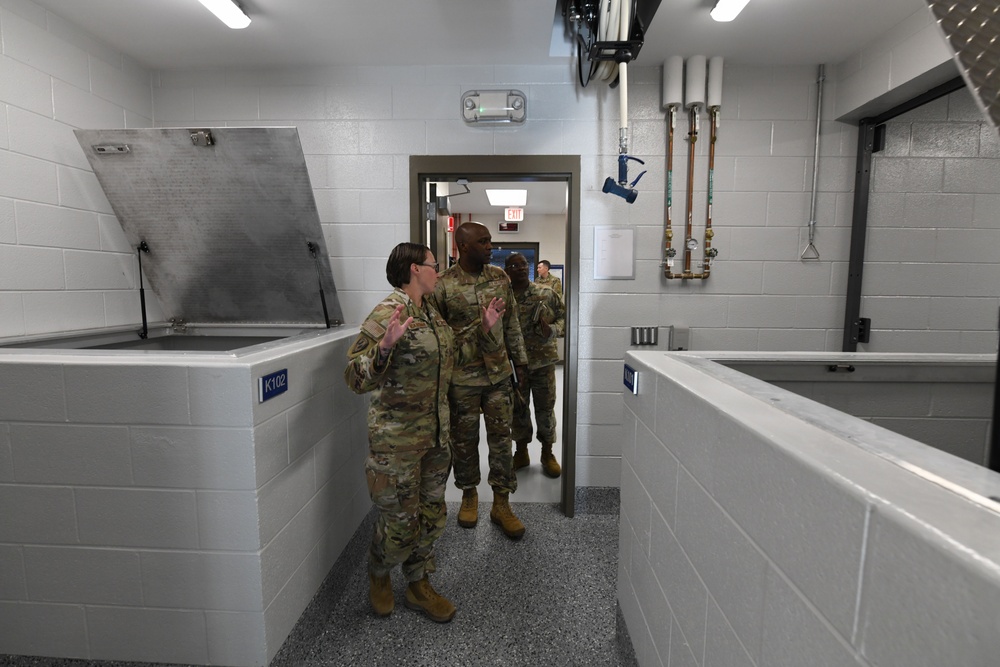 DVIDS - Images - General Bell visits Joint Base Andrews [Image 3 of 5]