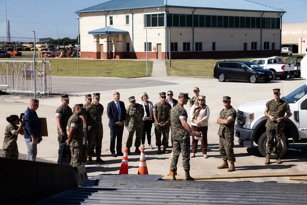 DVIDS - News - Blount Island team briefs assistant commandant on ...