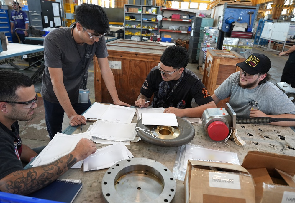 DVIDS - Images - Shipyard Machinists at Work [Image 9 of 9]