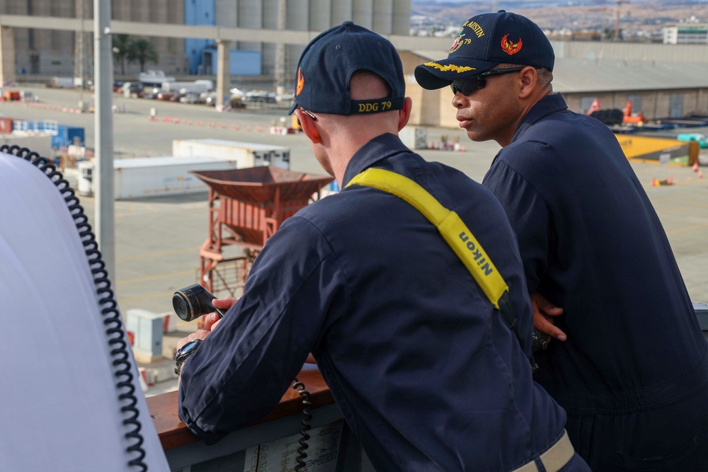 DVIDS - Images - USS Oscar Austin departs Cyprus [Image 4 of 9]