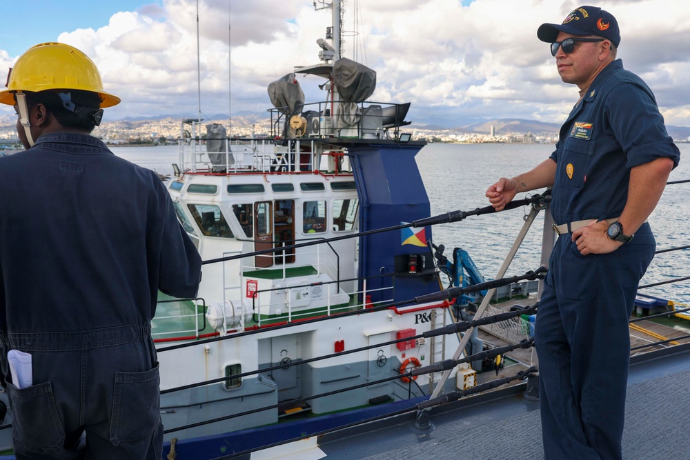 DVIDS - Images - USS Oscar Austin departs Cyprus [Image 7 of 9]