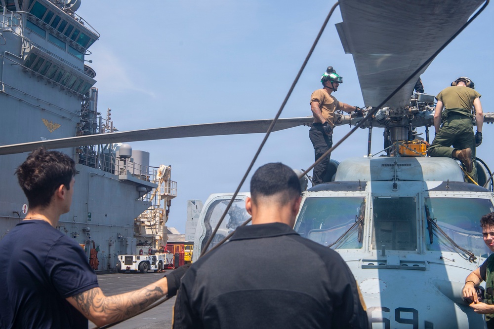 DVIDS - Images - U.S. Sailors Conduct Flight Deck Operations Aboard USS ...