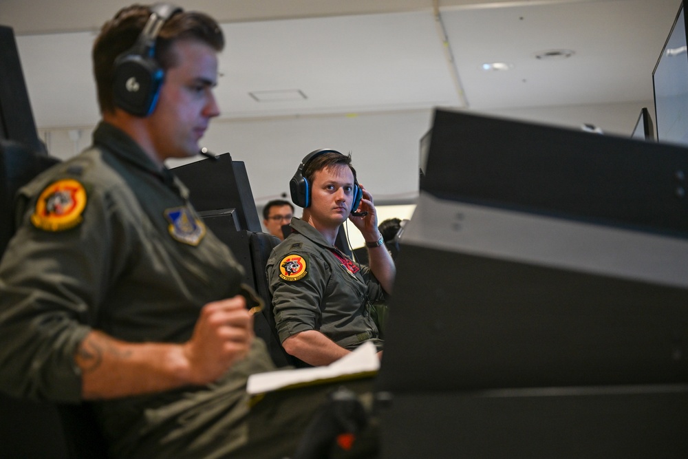 U.S., Japan merge real and virtual skies during KS27 - Airline Industry ...