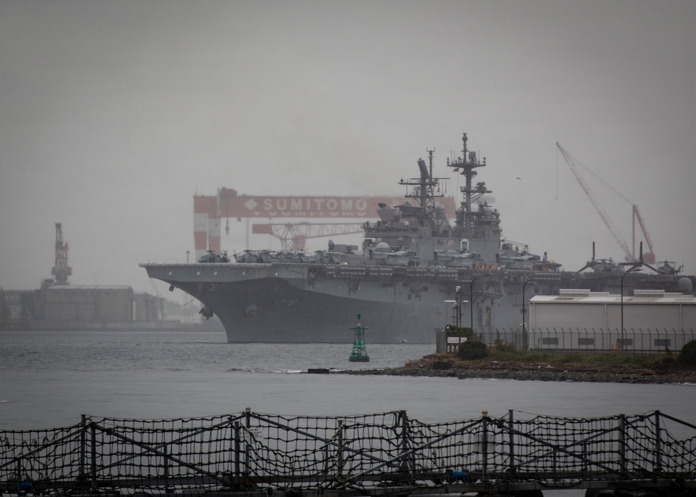 Makin Island Amphibious Ready Group, 13th Marine Expeditionary Unit arrive in Yokosuka for port visit