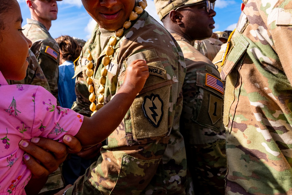 DVIDS - News - Ministry of Presence: Three 25th Infantry Division ...