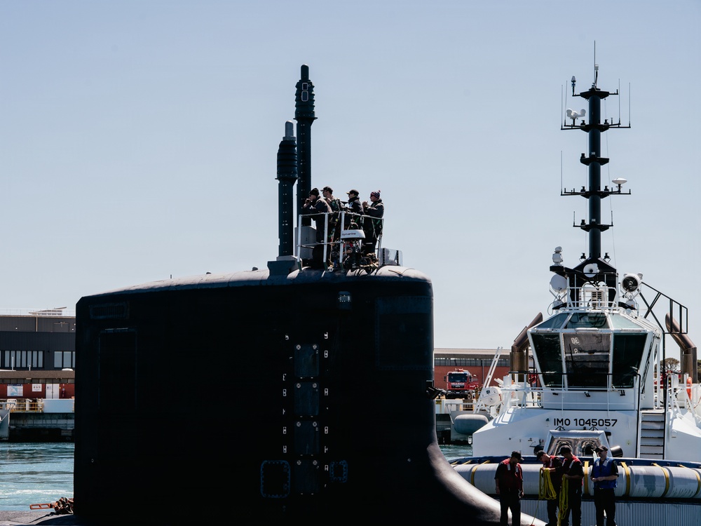 DVIDS - News - U.S. Navy submarine arrives in Western Australia for ...