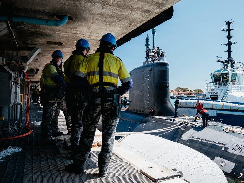 DVIDS - News - U.S. Navy submarine arrives in Western Australia for ...