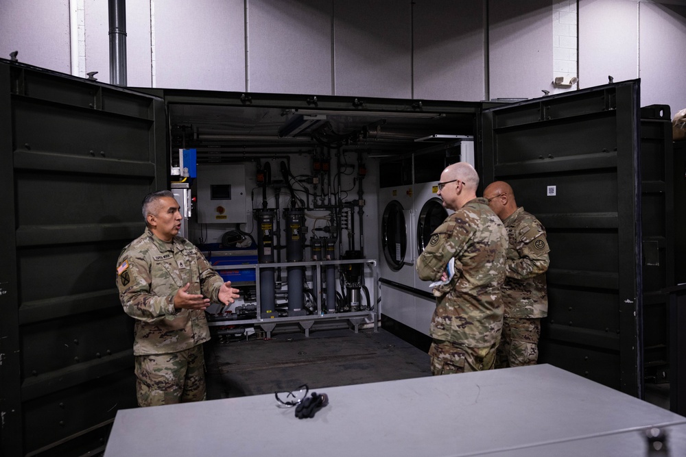 DVIDS - Images - 102nd Training Division CG Visits Ordnance School ...