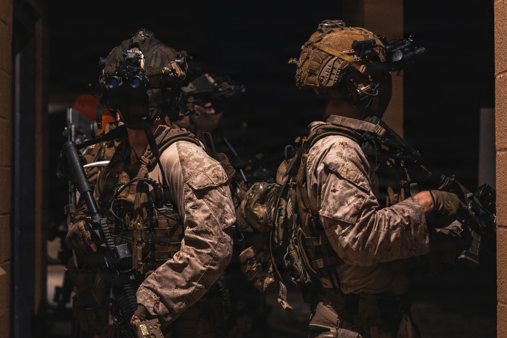 DVIDS - Images - 26th Marine Expeditionary Unit | MRF conducts night ...